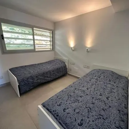 Panoramic Seaview Modern פואנגירולה