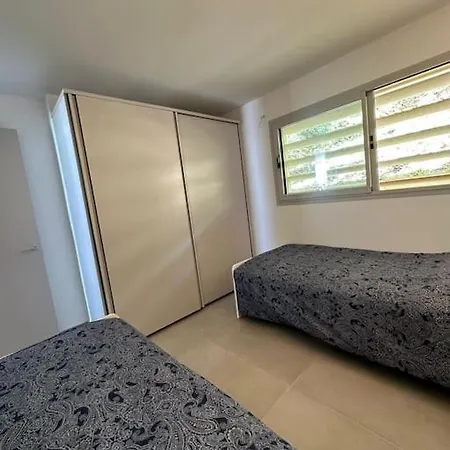 דירה Panoramic Seaview Modern פואנגירולה