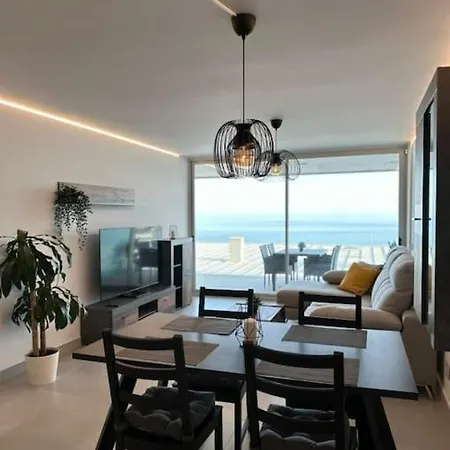 Panoramic Seaview Modern פואנגירולה