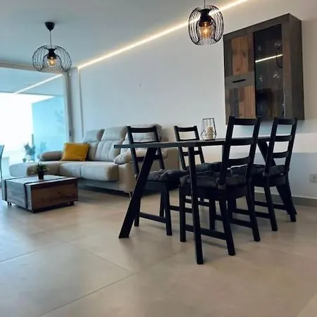 Panoramic Seaview Modern דירה